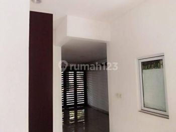 Disewakan Rumah Siap Huni Cluster Palm Spring Hadap Utara, Jakarta Garden City,