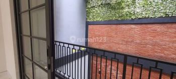 Rumah Brand New 3 Lantai - Modern Minimalis Swarnabhumi Residence di Cilandak