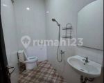 thumbnail-di-sewakan-rumah-di-jagakarsa-modern-house-semi-furnished-6