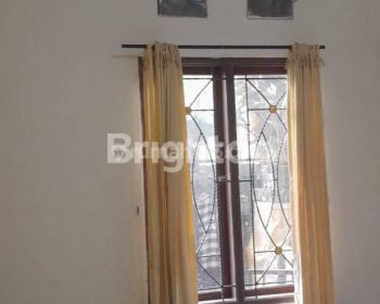 Rumah 2 lantai di Renon baru direnovasi