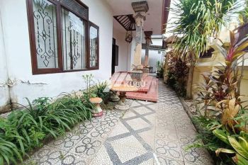 Kbp1242 Minimalist House Mixed With Balinese Style In A Comfortable Family Area.