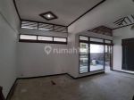 thumbnail-disewakan-rumah-di-tebet-2-lantai-semi-furnished-lokasi-strategis-0