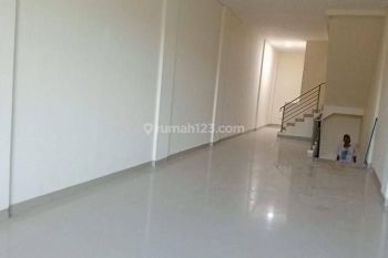 Ruko 3 lantai di Tanjung Duren Barat Sudah Renovasi