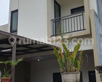 Disewa rumah taman holis