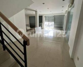 Ruko Bagus 240m² Di Bendungan Hilir 3 Lantai Terawat 02.2024