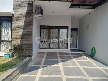 Rumah  2 Lantai furnished di Ciwaruga menghadap Timur