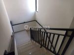 thumbnail-rumah-2-lantai-furnished-di-ciwaruga-menghadap-timur-12