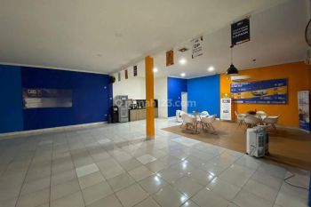 Ruko pinggir jalan raya serpong, bekas Showroom mobil