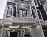 thumbnail-rumah-baru-di-jagakarsa-jakarta-selatan-di-dalam-townhouse-1