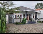 thumbnail-rumah-1-lantai-pangauban-garut-cocok-untuk-vila-halaman-luas-0