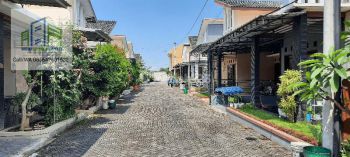 Rumah cluster cantik nyaman siap huni di colomadu