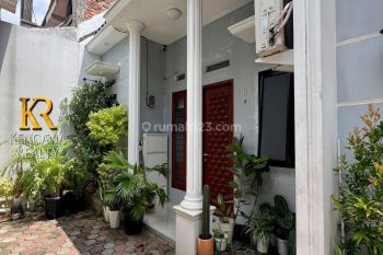 Rumah Furnished Bagus di Jl Warung Sila Jagakarsa, Jagakarsa SHM - Sertifikat