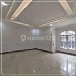 thumbnail-rumah-2-lantai-bagus-shm-di-menteng-jakarta-pusat-2