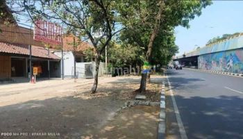 Rumah hitung tanah di Mainroad Saya Dago Djuanda Bandung