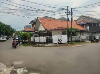 Rumah lama lokasi strategis di jalan besar