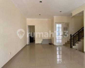 Rumah di Green Lake City cluster West europe ukuran 8x15 SHM