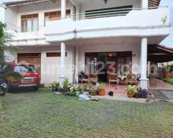 Turun Harga, Dijual Cepat Rumah lama tapi terawat di dekat pintu tol Desari,