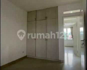 Rumah cantik  bisa untuk kantor dan usaha di Bintaro  Jaya Sektor 9