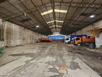 Dijual Gudang di jalan raya Narogong  - Bekasi.