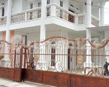 Rumah 2 Lantai Bagus Komplek Bumi Panyawangan , Bandung Timur