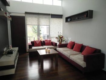Villa 4 Lantai Cantik Full Furnished di Dago Resort, Bandung