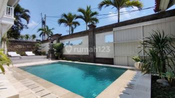 Four bedroom villa furnish in berawa canggu badung bali