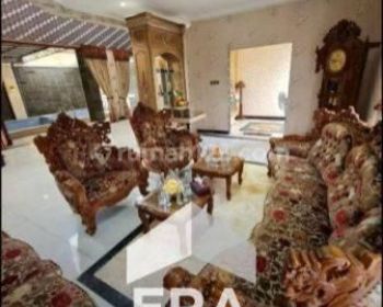 Rumah Mewah Ada swimming Pool di Bukit Wahid Smg