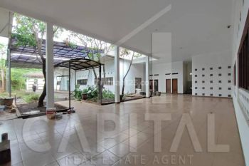 Disewakan Ruang Usaha Gedung Gudang Di Mainroad Rancaekek,bandung