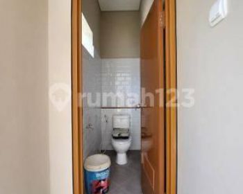 Rumah scandinavian dalam komplek bebas banjir di Jatiwaringin