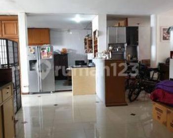 Dijual Rumah 2 Lantai Semi Furnished di Cibeunying Bandung Kota