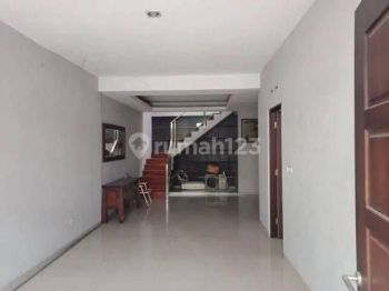 Rumah 2 Lantai di tengah kota di sayap Kopo - Pasko