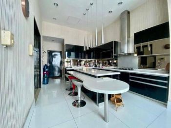 Dijual Apartement The Pakubuwono Residence 5 BR Furnished Contact +62