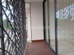 thumbnail-rumah-tropical-modern-tiga-lantai-bebas-banjir-dikemang-barat-jakarta-selatan-9