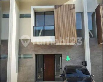 Rumah 2 Lantai di Central Park Juanda Sedati Sidoarjo
