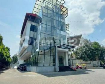 Ruang Usaha di Setiabudi Mainroad 1977 m SHM Bagus
