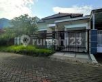 thumbnail-rumah-modern-minimalis-di-area-golf-perumahan-elite-araya-malang-1