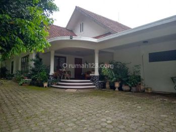Rumah Bagus Semi Furnished SHM di Sayap Cipaganti, Bandung