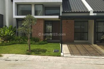 Rumah Nyaman Strategis di Tatar Lokacitra Kota Baru Parahyangan