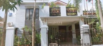 Rumah 2 Lantai Antik Sudah Renovasi di Jatiwaringin Asri Bekasi