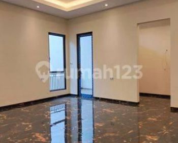 Rumah citraland dekat pakuwon indah,graha family