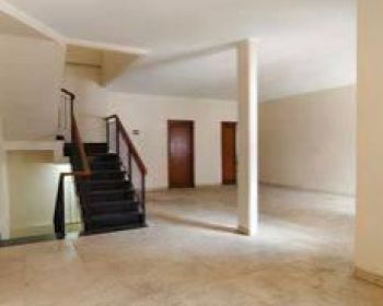 Disewakan Ruko 3 Lantai Strategis Ramai di Main Road Mekar Wangi