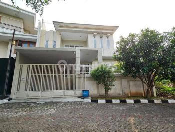 Dijual rumah mewah semi furnished di jalan permata semeru gajahmungkur