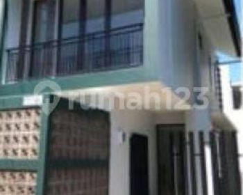 Rumah minimalis scandinafian di buah batu