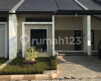 Rumah modern minimalis , di komplek Cinambo Cisaranten