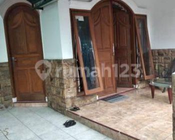 Rumah Terawat Siap Huni Lokasi Strategis Di Pamulang Dr 9717 Ry