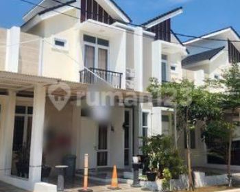 Rumah 2 Lantai Sudah Renovasi Semi Furnished Sertifikat Hak Milik di Victoria