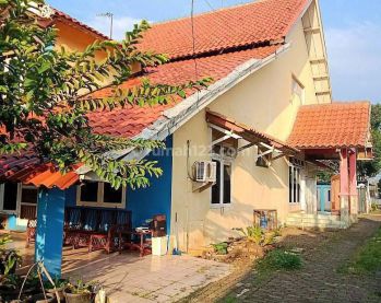 Rumah dengan Tanah Luas Cocok untuk Usaha di Sawangan Depok