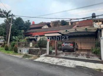 Dijual Rumah Setiabudi Semi Furnished Dekat Banyak Wisata Bandung