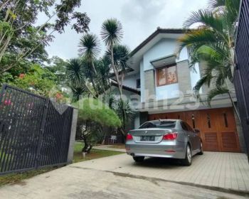 Rumah Cantik Furnish Halaman Luas Hook Sentul City