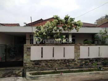 Dijual rumah di komplek larangan indah Kec larangan tangerang